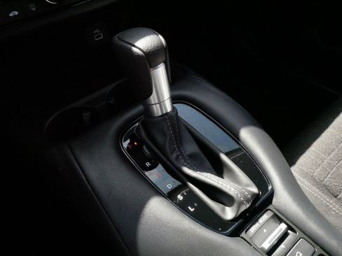 Certified 2023 Honda HR-V LX image 24