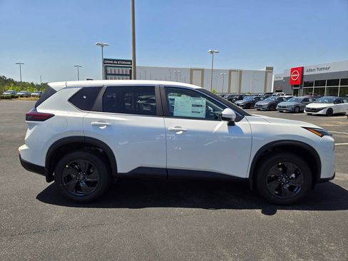 New 2026 Nissan Rogue SV FWD image 5