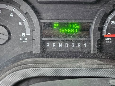 Used 2010 Ford E-350 and Econoline 350 Super Duty image 29