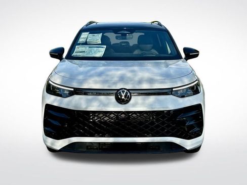 New 2026 Volkswagen Tiguan SE R-Line image 2