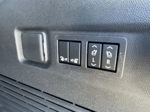 New 2026 Chevrolet Suburban High Country AWD/4WD image 11