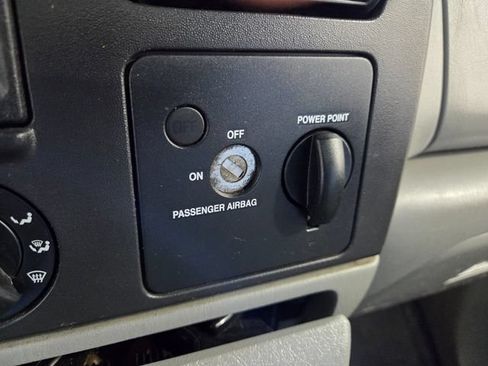 Used 2006 Ford F250 XL RWD image 22
