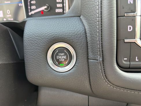 Used 2021 GMC Yukon Denali w/ Denali Ultimate Package AWD/4WD image 26
