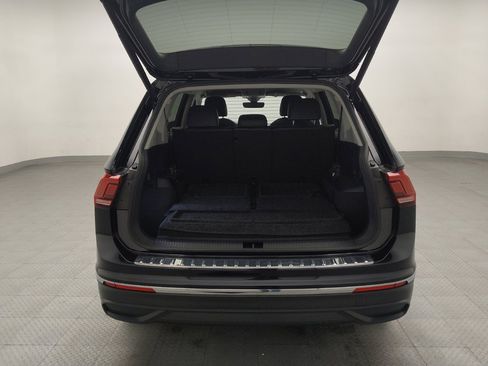 Used 2023 Volkswagen Tiguan SE image 29