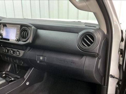 Used 2020 Toyota Tacoma SR image 17