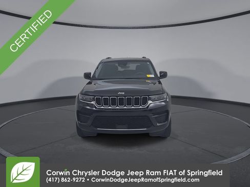 Certified 2023 Jeep Grand Cherokee Laredo AWD/4WD image 5
