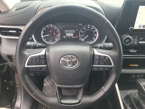 Used 2024 Toyota Highlander XLE image 20