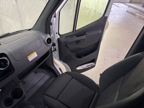 Used 2026 Mercedes-Benz Sprinter 2500 image 21