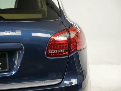 Used 2013 Porsche Cayenne AWD/4WD image 12