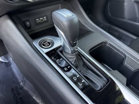 Used 2025 Nissan Sentra SV FWD image 21