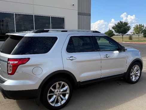 Used 2013 Ford Explorer Limited image 4
