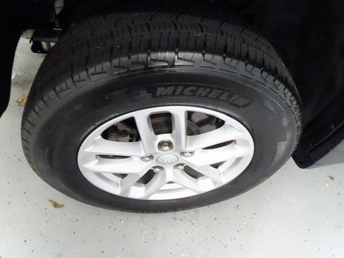 Certified 2023 Jeep Grand Cherokee Laredo X image 27