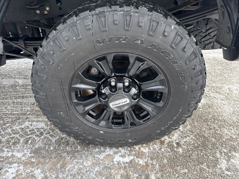 Used 2022 Ford F250 Lariat w/ Tremor Off-Road Package image 9