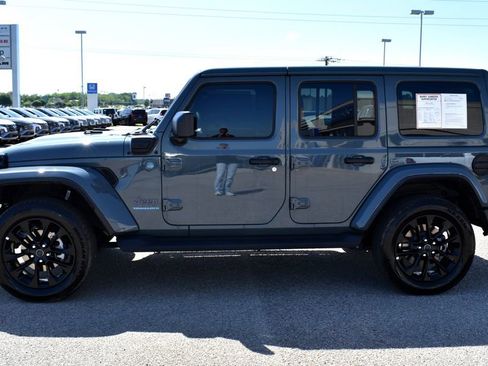 Used 2025 Jeep Wrangler Unlimited Sahara AWD/4WD image 5