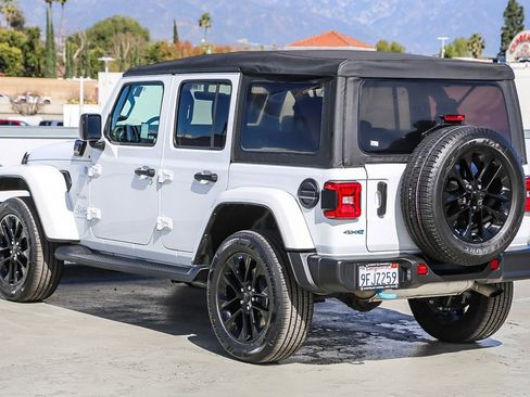 Used 2023 Jeep Wrangler Unlimited Sahara image 7