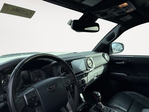 Used 2020 Toyota Tacoma TRD Pro image 9