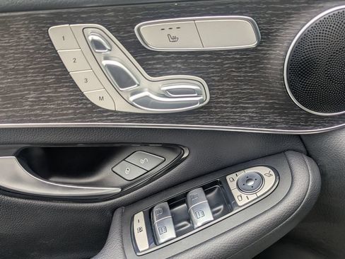 Used 2022 Mercedes-Benz GLC 300 4MATIC image 12