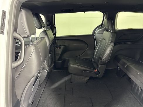 New 2026 Chrysler Voyager LX image 14