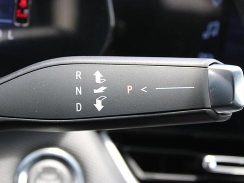 New 2027 Chevrolet Equinox LT w/ Safety and Technology Package FWD image 33