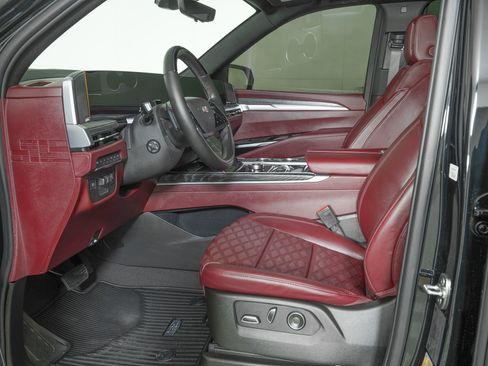 Used 2026 Cadillac Escalade Sport w/ LPO, ONYX Package image 15