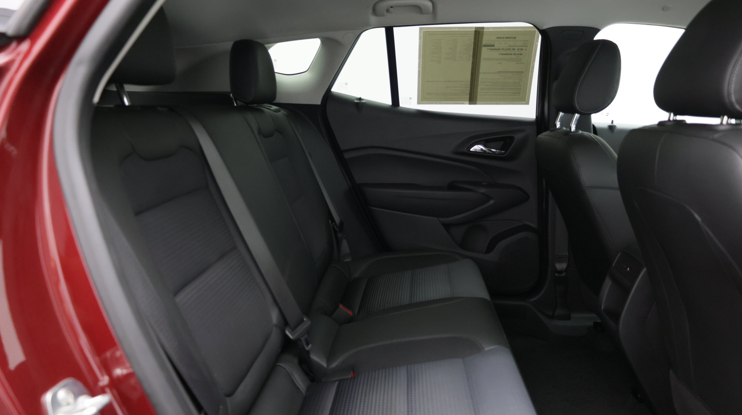 Used 2025 Chevrolet Trax LT FWD image 29