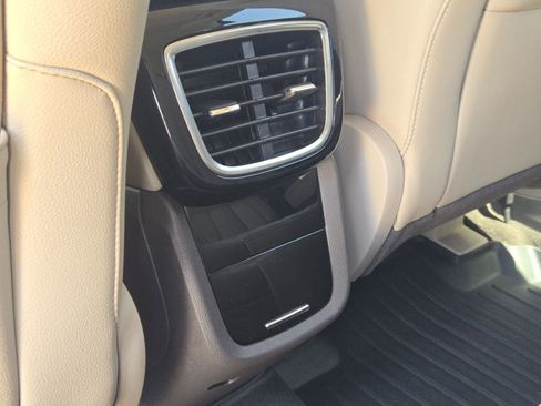 Used 2022 Lincoln Nautilus FWD w/ Premium Package image 33