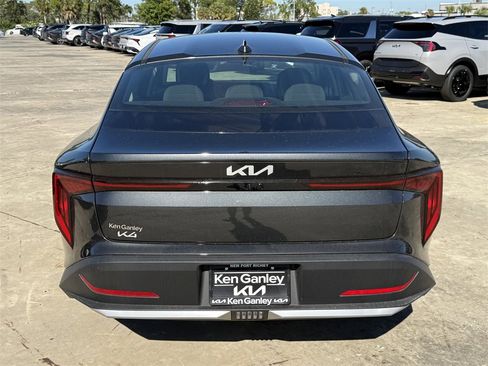 New 2025 Kia K4 LXS image 5