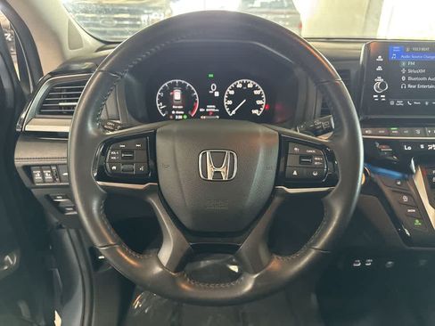 Used 2025 Honda Odyssey Touring image 14