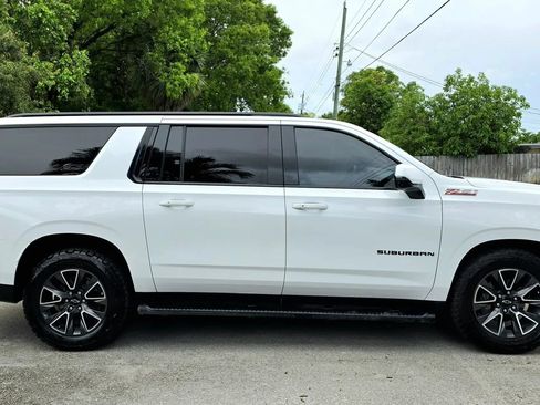 Used 2021 Chevrolet Suburban Z71 w/ Z71 Off-Road Package AWD/4WD image 12