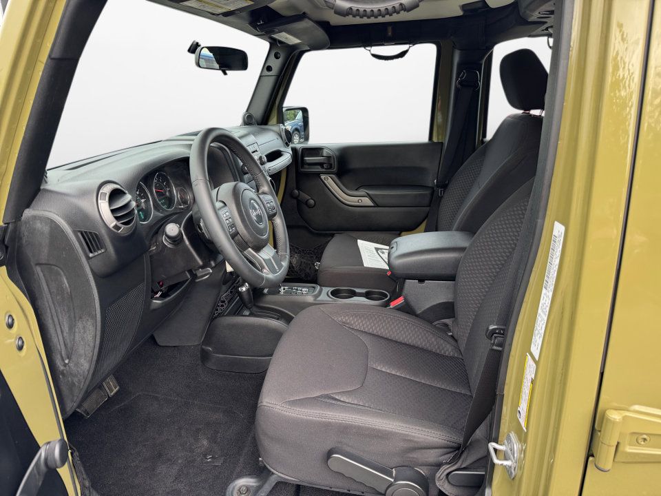 Used 2013 Jeep Wrangler Unlimited Sport w/ Connectivity Group AWD/4WD image 11