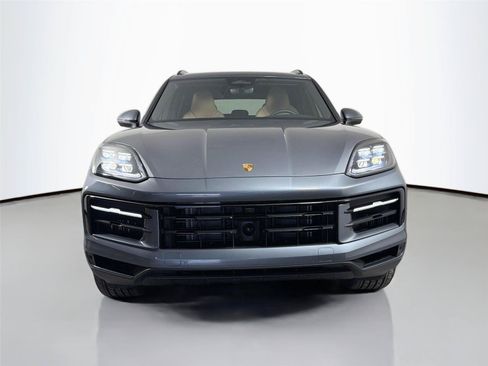 Certified 2026 Porsche Cayenne AWD/4WD image 10