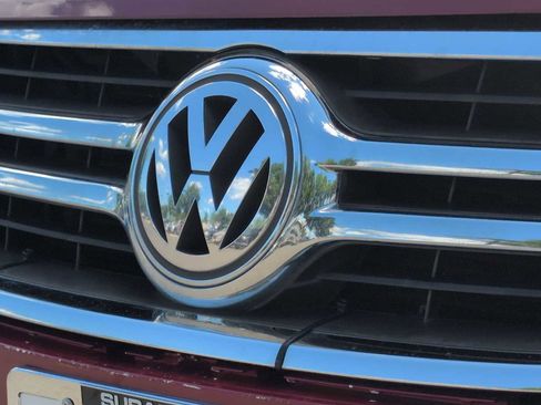 Used 2009 Volkswagen Tiguan SE FWD image 12