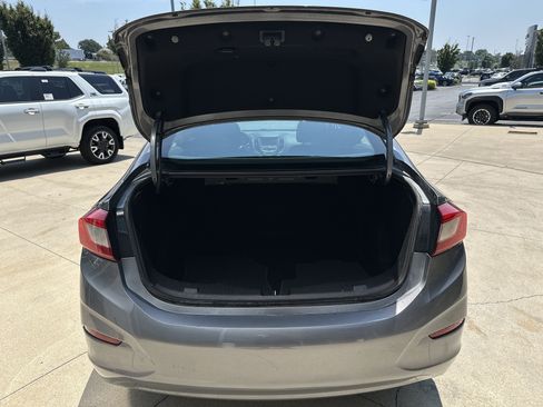 Used 2018 Chevrolet Cruze LT w/ Convenience Package FWD image 29