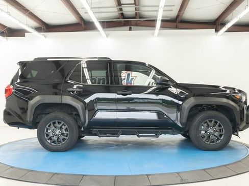 Used 2025 Toyota 4Runner SR5 AWD/4WD image 34