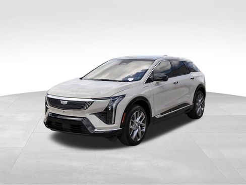 New 2027 Cadillac Optiq Luxury w/ LPO, Floor Liner Package AWD/4WD image 2