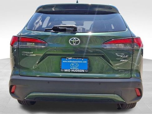 Used 2023 Toyota Corolla Cross XLE w/ Convenience Package image 4