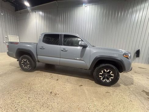Used 2021 Toyota Tacoma TRD Off-Road w/ TRD Premium Off Road Package image 7