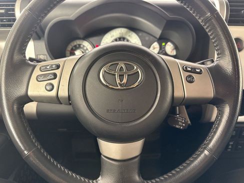 Used 2012 Toyota FJ Cruiser 4WD w/ Upgrade Pkg image 15
