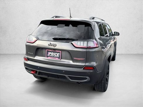 Used 2019 Jeep Cherokee Trailhawk w/ Cold Weather Group image 5