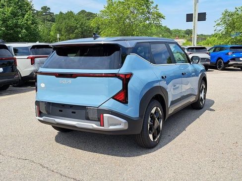 New 2027 Kia Seltos S FWD image 4