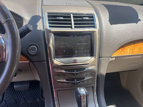 Used 2013 Lincoln MKX AWD image 12