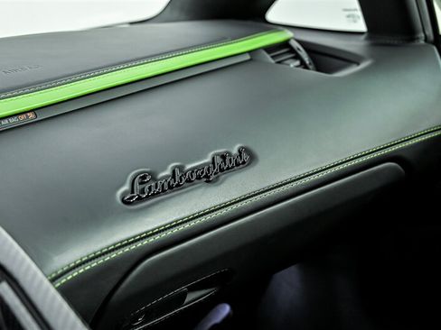 Used 2018 Lamborghini Aventador S AWD/4WD image 32