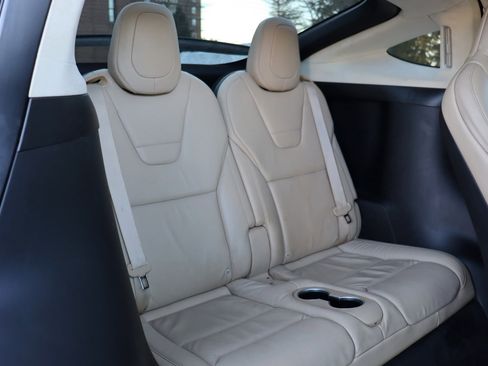 Used 2017 Tesla Model X 75D image 16