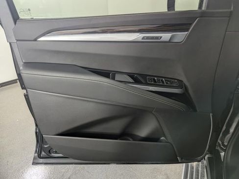 Used 2025 Cadillac Escalade Premium Luxury image 10