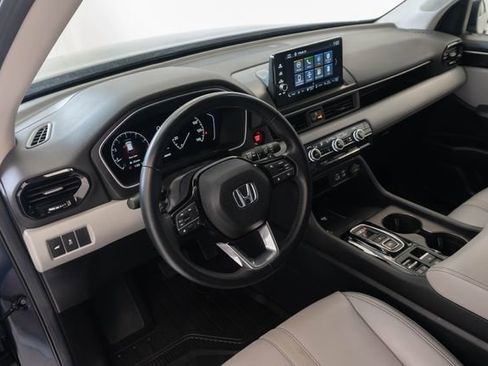Used 2024 Honda Pilot EX-L image 3