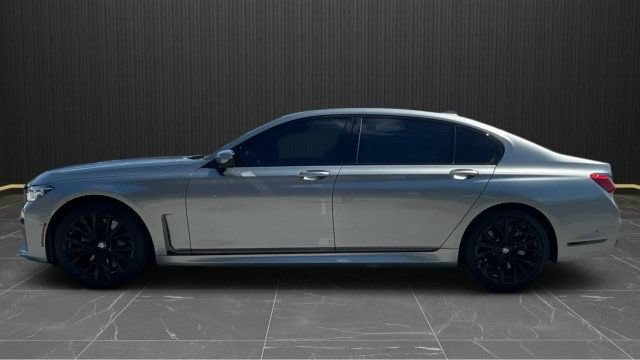Used 2022 BMW 750i xDrive w/ Autobahn Package AWD/4WD image 7