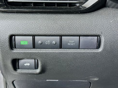 Used 2024 Nissan Sentra SV image 16