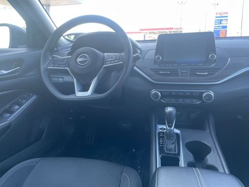 Used 2025 Nissan Altima 2.5 SV image 33