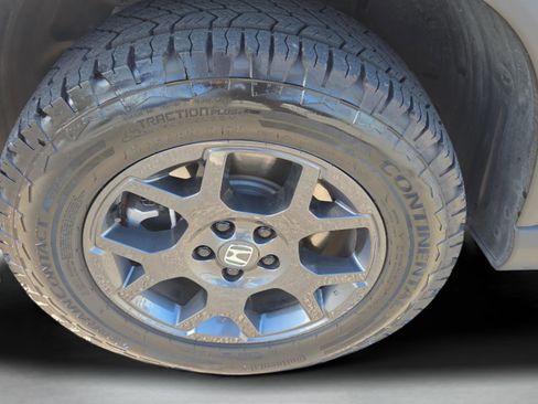 Used 2025 Honda Pilot TrailSport image 38