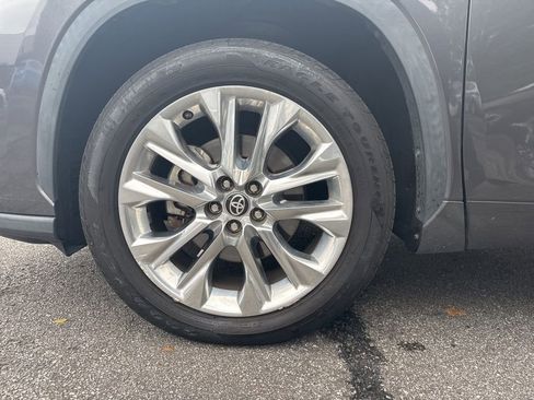 Used 2022 Toyota Highlander Limited image 37